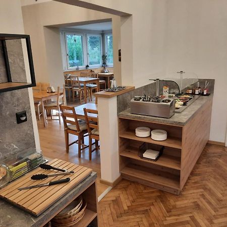 Bed and Breakfast Fruehstueckshaus Wunderland Лаа-ан-дер-Тайя Екстер'єр фото