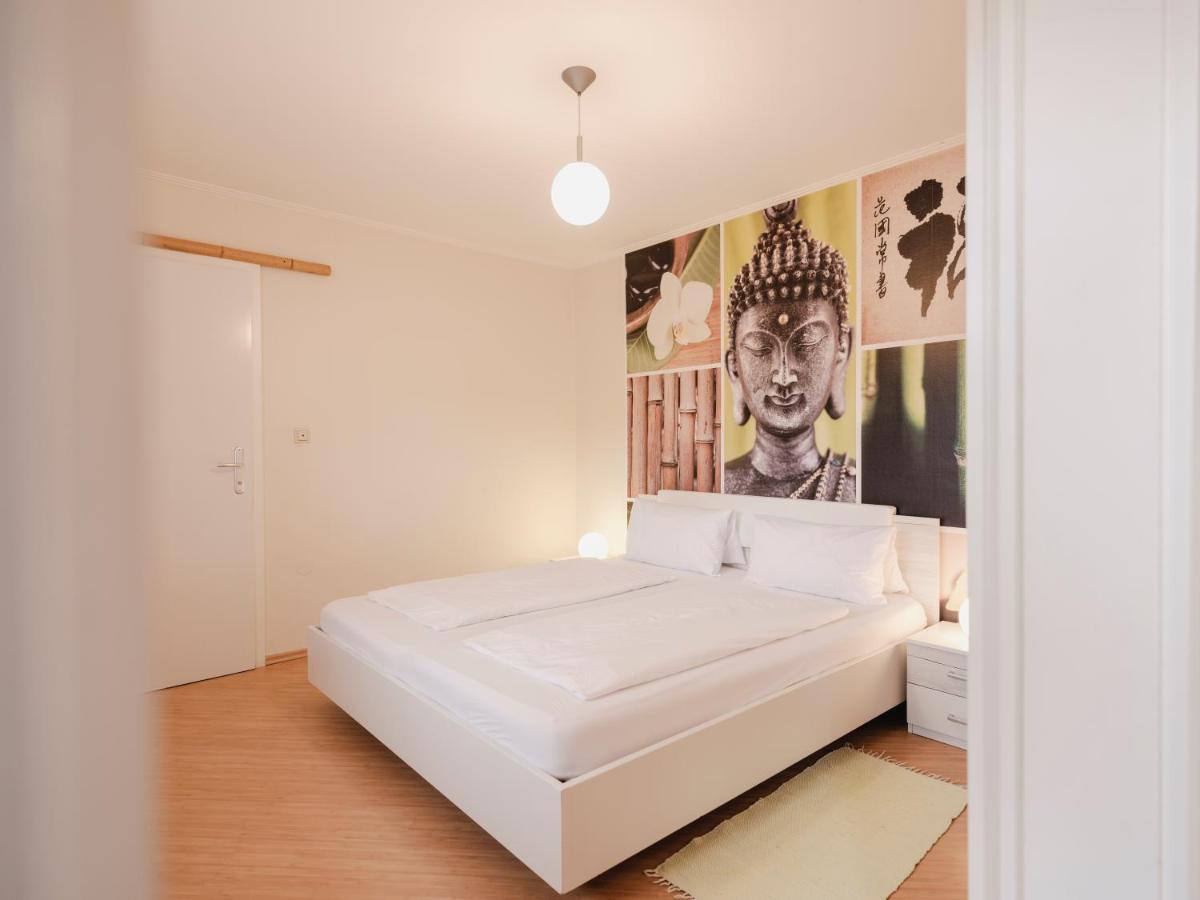 Bed and Breakfast Fruehstueckshaus Wunderland Лаа-ан-дер-Тайя Екстер'єр фото